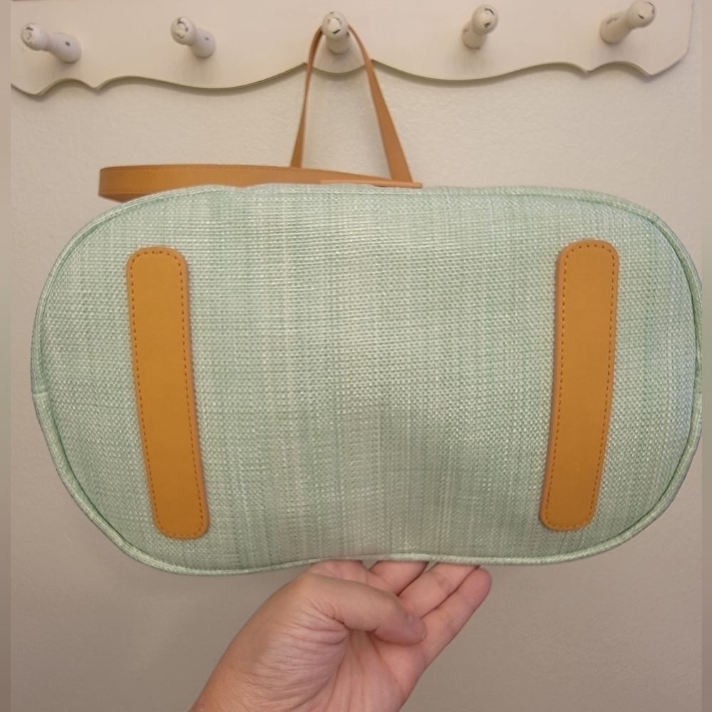 NWT Vera Bradley Straw Bucket Tote - Picture 5 of 6
